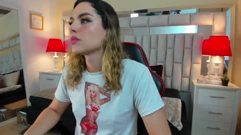 mariiahneedles online show from 01/10/25, 08:15