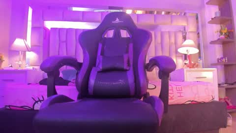 mariiahneedles online show from 03/28/26, 02:55