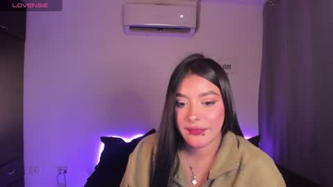 Mariana Hasper online show from 06/19/26, 07:45
