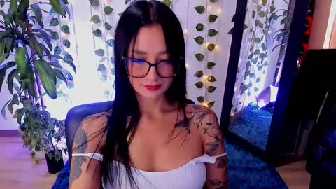 Snapshot of mariianadiaz1_ chatting on 11/28/25, 05:37 Maryyy online show from 11/28/25, 05:37