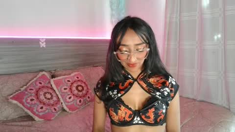Snapshot of marijaneh chatting on 04/16/26, 04:30 Luna Dulk online show from 04/16/26, 04:30