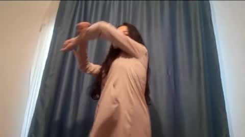 Lia online show from 08/06/26, 11:34