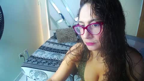 marilynetthan online show from 12/18/24, 01:12