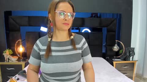 Marilyn Vega online show from 01/21/25, 08:21