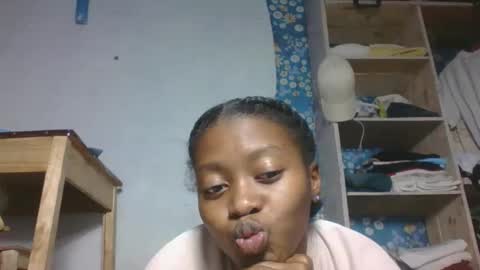 Snapshot of marinagold69 chatting on 06/03/26, 06:35 marinagold69 online show from 06/03/26, 06:35