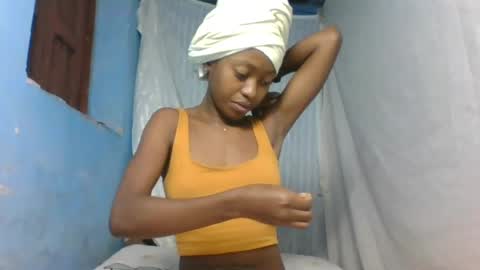 Snapshot of marinagold69 chatting on 06/15/26, 08:38 marinagold69 online show from 06/15/26, 08:38
