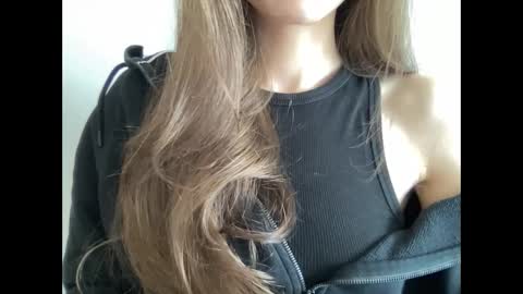 Snapshot of marinalovenow chatting on 02/24/25, 09:32 Marina online show from 02/24/25, 09:32