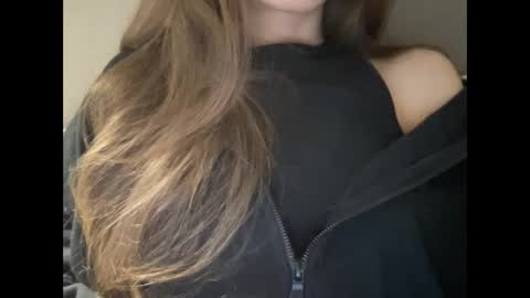 Snapshot of marinalovenow chatting on 03/04/25, 05:11 Marina online show from 03/04/25, 05:11