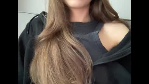 Snapshot of marinalovenow chatting on 03/05/25, 06:12 Marina online show from 03/05/25, 06:12