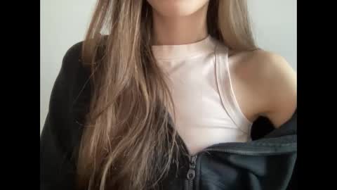 Snapshot of marinalovenow chatting on 03/06/25, 02:18 Marina online show from 03/06/25, 02:18