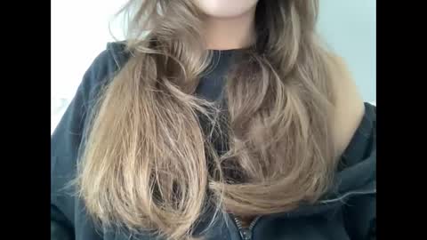 Snapshot of marinalovenow chatting on 09/17/25, 09:33 Marina online show from 09/17/25, 09:33