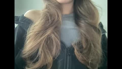 Snapshot of marinalovenow chatting on 10/27/25, 07:45 Marina online show from 10/27/25, 07:45