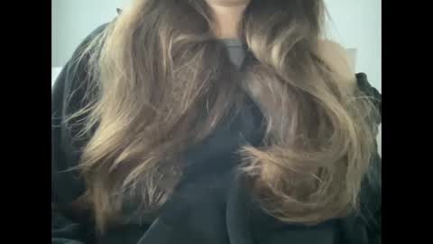 Snapshot of marinalovenow chatting on 10/28/25, 06:50 Marina online show from 10/28/25, 06:50