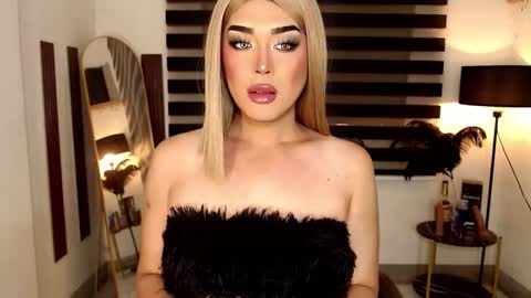 marina online show from 02/09/25, 02:38