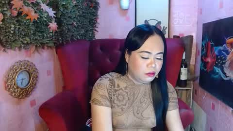 LEAH online show from 11/08/25, 04:12