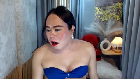 LEAH online show from 04/27/26, 05:22