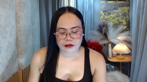 Snapshot of mariposa_911 chatting on 06/13/26, 02:04 LEAH online show from 06/13/26, 02:04