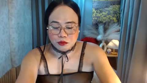 Snapshot of mariposa_911 chatting on 06/23/26, 06:06 LEAH online show from 06/23/26, 06:06