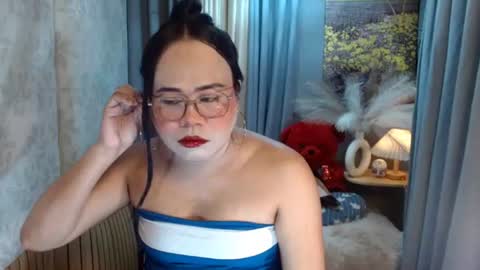 Snapshot of mariposa_911 chatting on 06/24/26, 06:18 LEAH online show from 06/24/26, 06:18