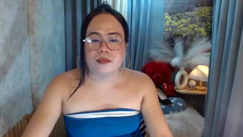 Snapshot of mariposa_911 chatting on 06/25/26, 05:45 LEAH online show from 06/25/26, 05:45