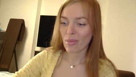 Snapshot of mariwell chatting on 04/11/26, 12:31 mariwell online show from 04/11/26, 12:31