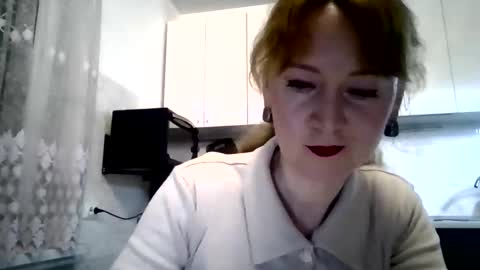 mariza_love359092 online show from 02/04/26, 08:58