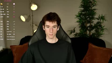 Snapshot of mark327645 chatting on 11/08/25, 05:23 Mark online show from 11/08/25, 05:23