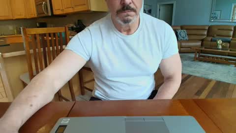 Mark online show from 03/02/25, 07:23
