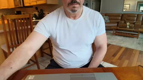 Mark online show from 03/05/25, 01:06