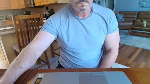 Mark online show from 03/06/25, 09:09