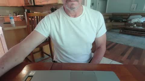 Mark online show from 10/06/25, 06:38