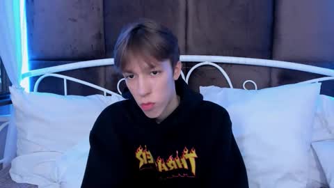 Mark online show from 10/03/25, 11:07