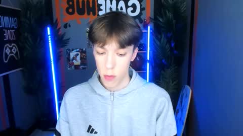 Mark online show from 11/08/25, 03:23