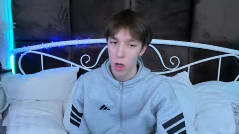 Mark online show from 02/04/26, 03:51