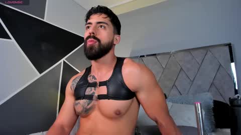 Snapshot of mark_broown_ chatting on 03/01/25, 01:32 mark_broown_ online show from 03/01/25, 01:32