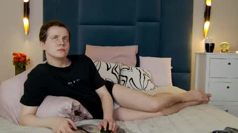 Mark online show from 03/24/26, 10:04