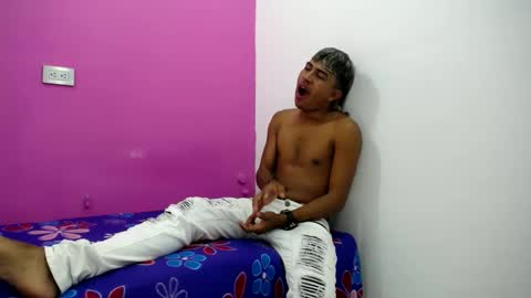 Snapshot of mark_latin18 chatting on 02/06/25, 12:48 mark_latin18 online show from 02/06/25, 12:48