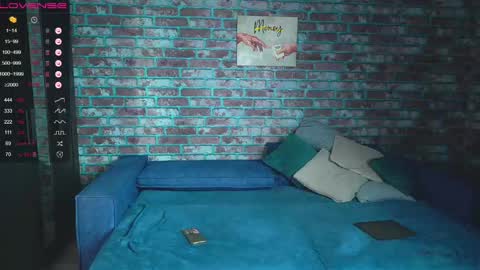 Mark online show from 03/10/25, 02:17