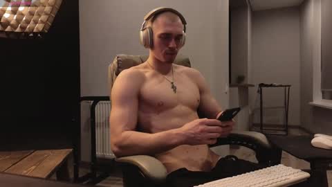 Snapshot of mark_stiff chatting on 12/28/24, 08:04 Mark online show from 12/28/24, 08:04