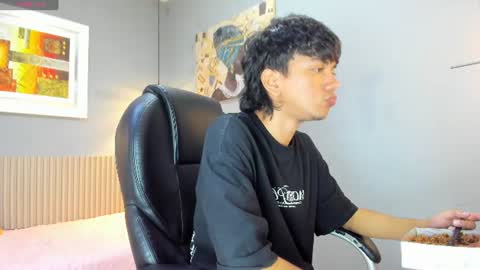 Snapshot of markbowie chatting on 06/19/26, 07:39 markbowie online show from 06/19/26, 07:39