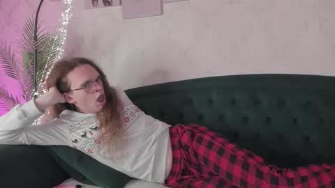 Mark online show from 12/21/25, 07:04