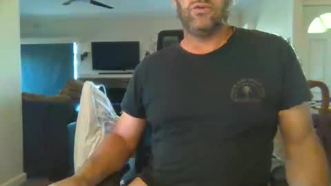 Snapshot of markoboy34 chatting on 05/12/26, 02:52 Matt Kung online show from 05/12/26, 02:52