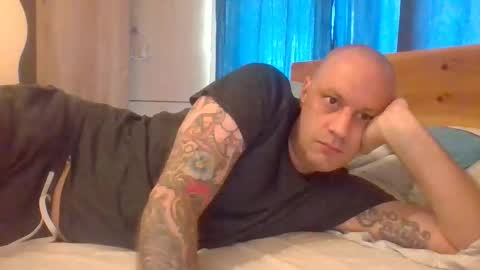 markus_7 online show from 09/18/25, 11:56