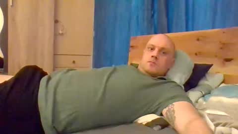 Snapshot of markus_7 chatting on 12/15/25, 12:42 markus_7 online show from 12/15/25, 12:42