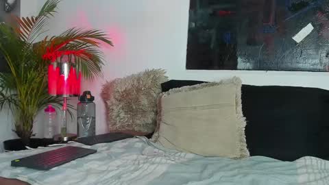 Snapshot of markus_latin chatting on 01/07/25, 04:59 Markus latin online show from 01/07/25, 04:59