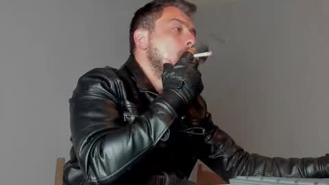 MARK online show from 10/21/25, 05:24