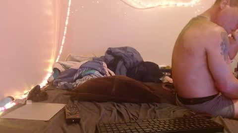 Snapshot of markymark101825061 chatting on 01/29/25, 01:37 markymark101825061 online show from 01/29/25, 01:37