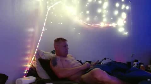 Snapshot of markymark101825061 chatting on 02/10/25, 02:26 markymark101825061 online show from 02/10/25, 02:26