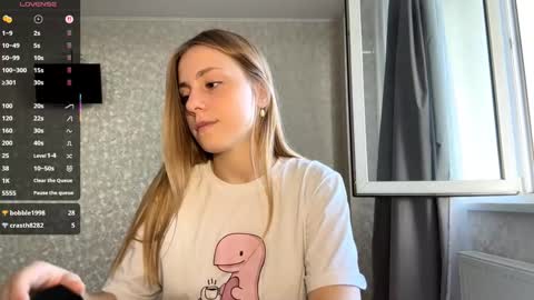 Olivia online show from 09/19/25, 02:29