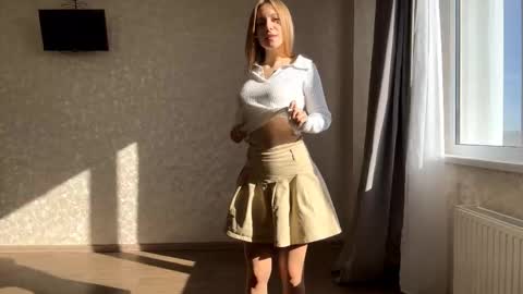 Olivia online show from 11/04/25, 10:03